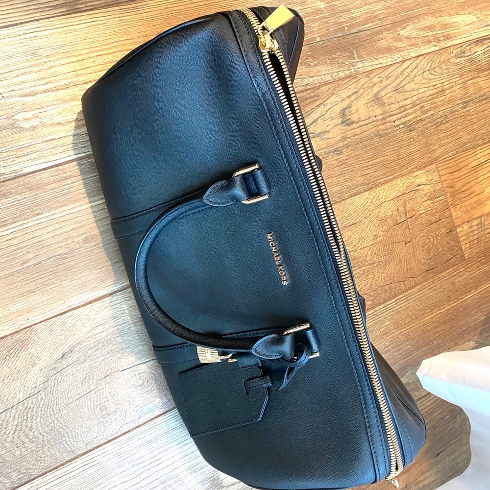 MICHAEL KORS BLACK LARGE LEATHER WEEKENDER BAG